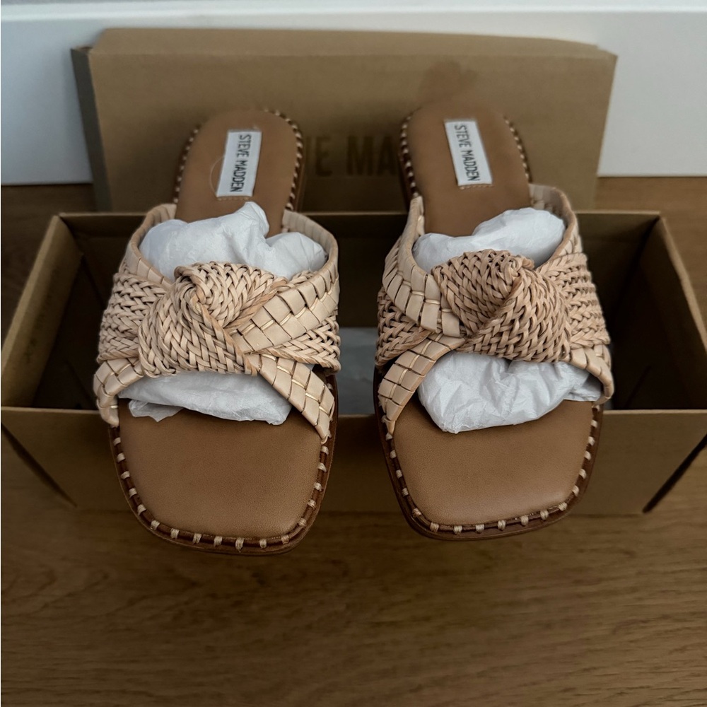 Steve Madden Kaitlin Sandal Never Worn (Beige)
